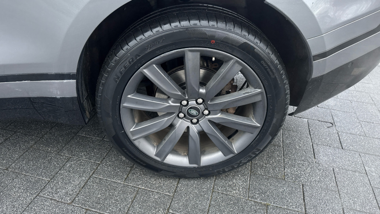 Land Rover Range Rover Velar 2.0 D240 R-Dynamic HSE 5dr Auto Diesel Estate